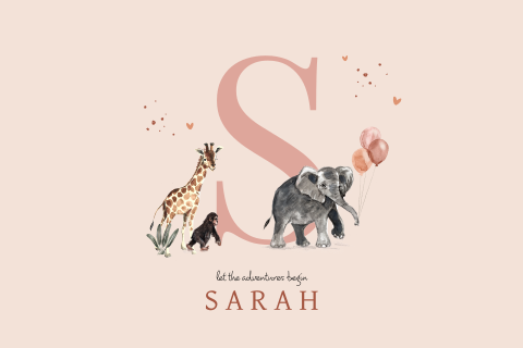 Vrolijk geboortekaartje met roze initiaal en jungledieren en ballonnen