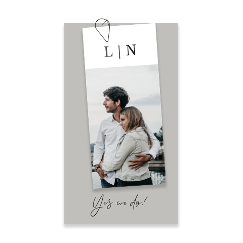 Stijlvolle trouwkaart met foto label en initialen